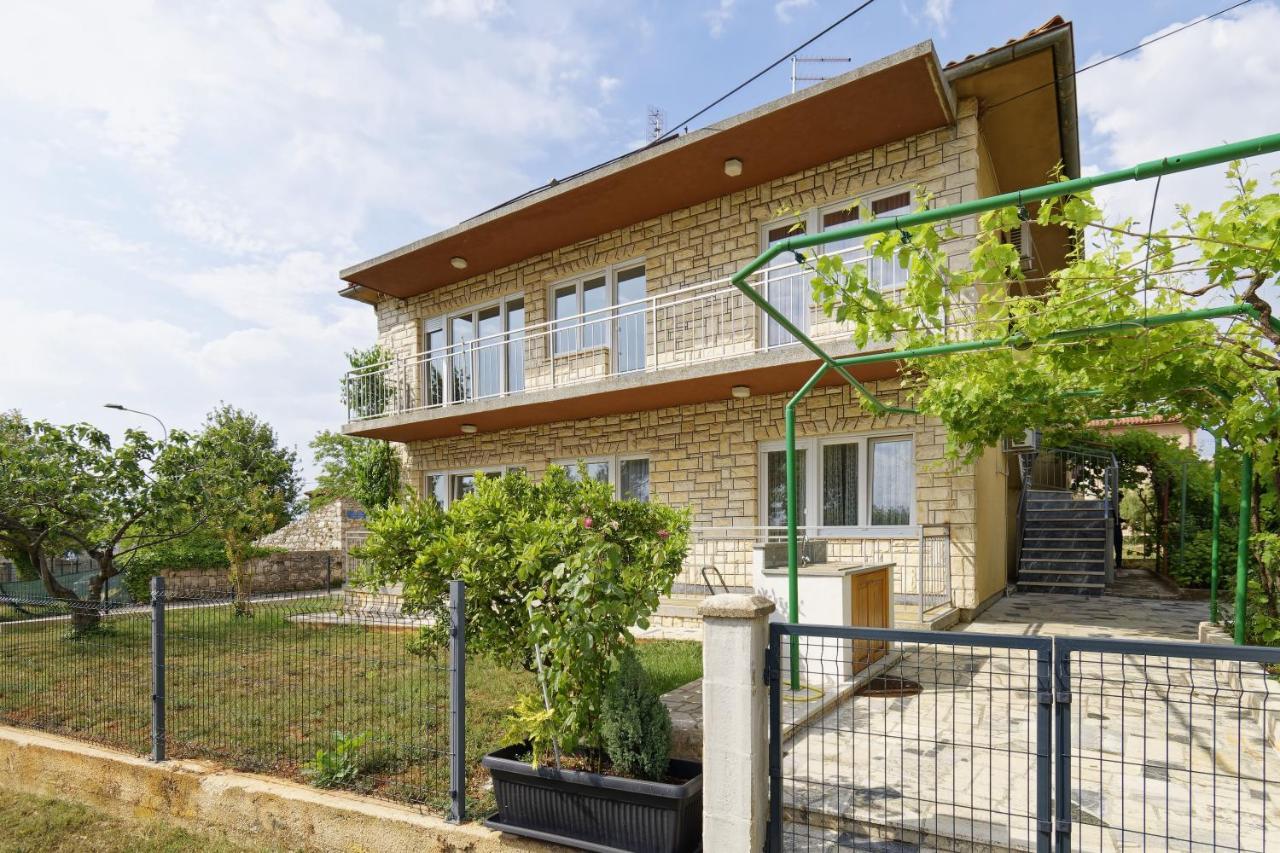Apartment Patrik By Rent Istria Umag Exteriör bild