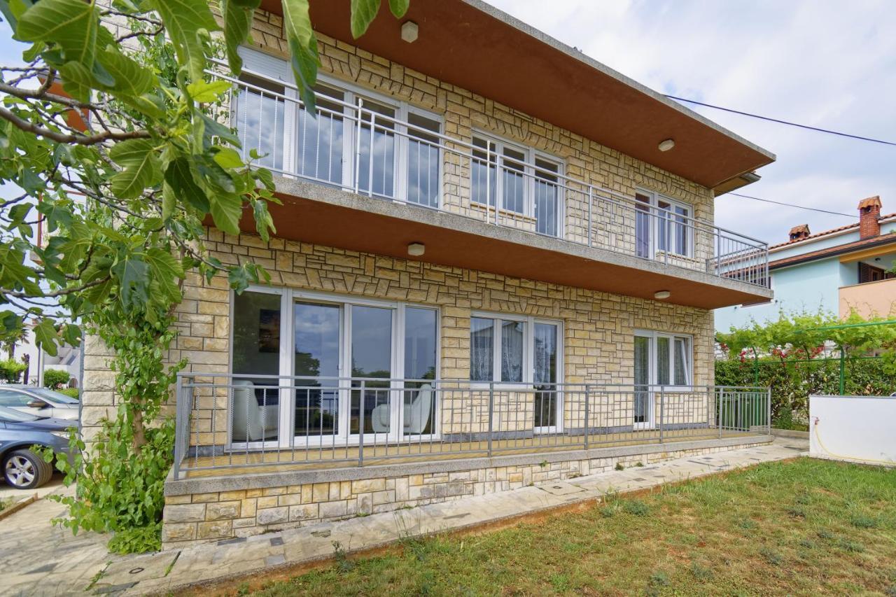 Apartment Patrik By Rent Istria Umag Exteriör bild