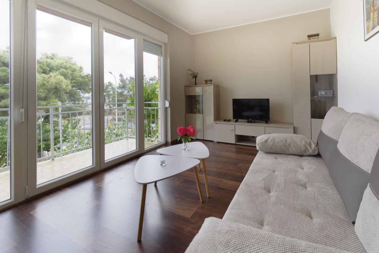 Apartment Patrik By Rent Istria Umag Exteriör bild